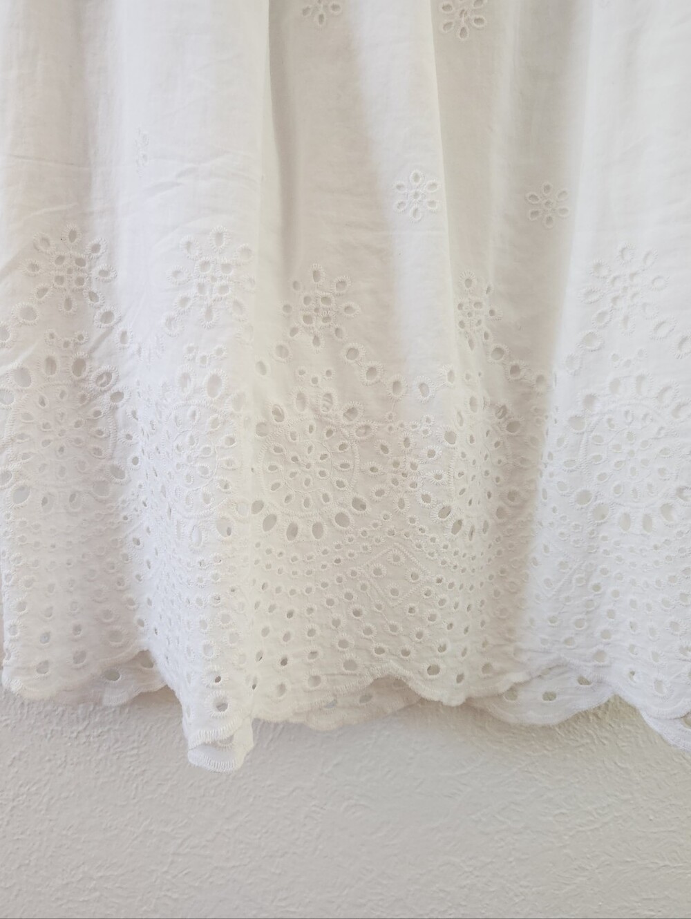 White Cotton Eyelet Flutter-Sleeve Women's Dress, Size XL - Picture 5 of 9